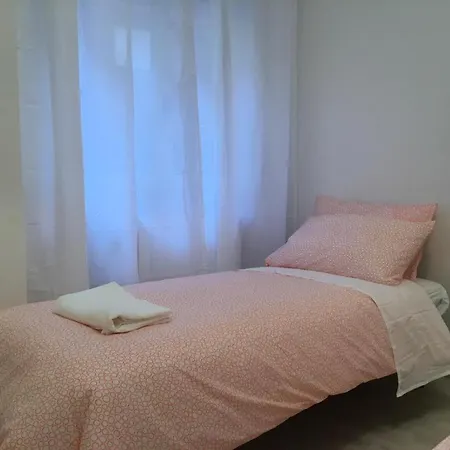Modern Flat Close To The Red Metro Apartment *
